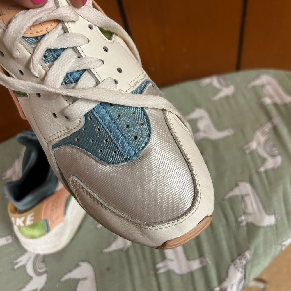 Woman’s 8.5 Huarache Nike pink,  green, blue & white